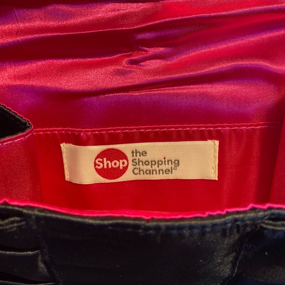 💰 5 FOR $40 / BLACK SATIN BOW DESIGN CLUTCH (EUC) - Picture 4 of 4